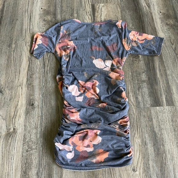 Motherbee Maternity Blue Floral Dress with Side Ruching, size small - Picture 7 of 9